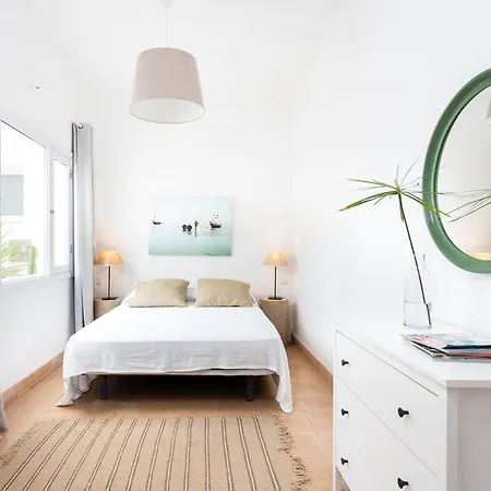 Sleeps 6 With Pool And Wifi Villa *